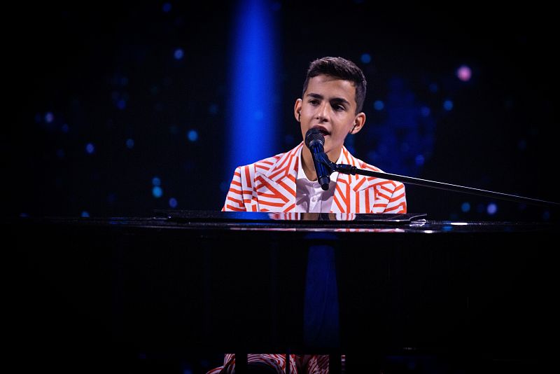 Petar Anicic de Serbia interperta 'Heartbeat'