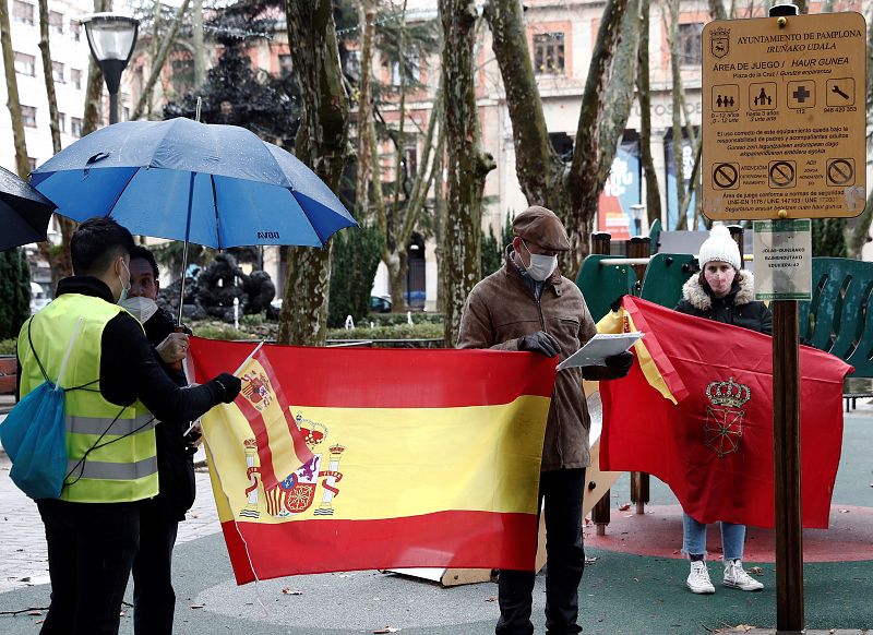 Acto de Vox en la Plaza de la Cruz de Pamplona con motivo del Día de la Constitución