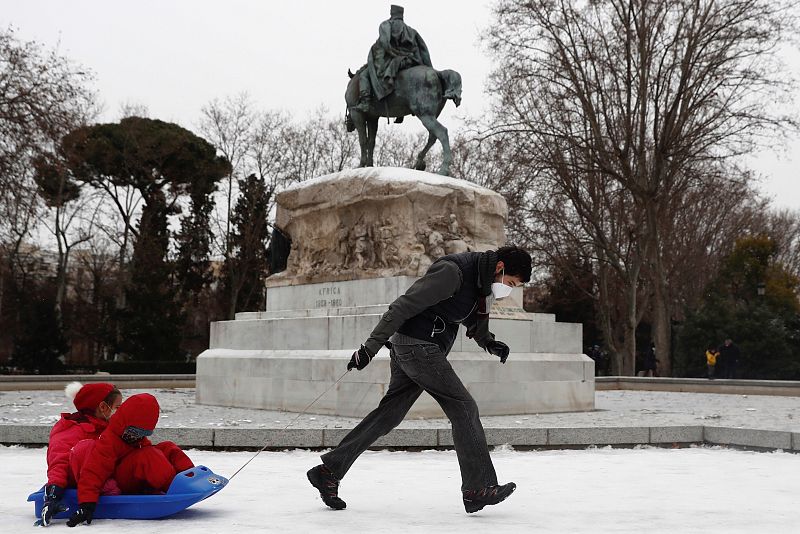 Alerta roja por temporal, Madrid cierra el Retiro y 8 parques más