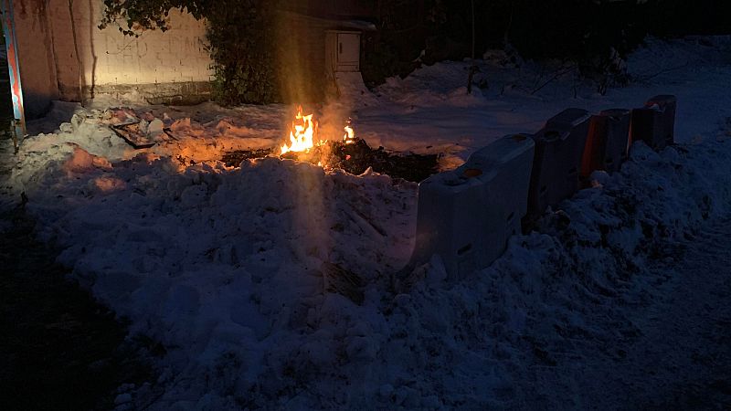Los vecinos de Cañada Real queman la basura ante la falta de servicio de retirada