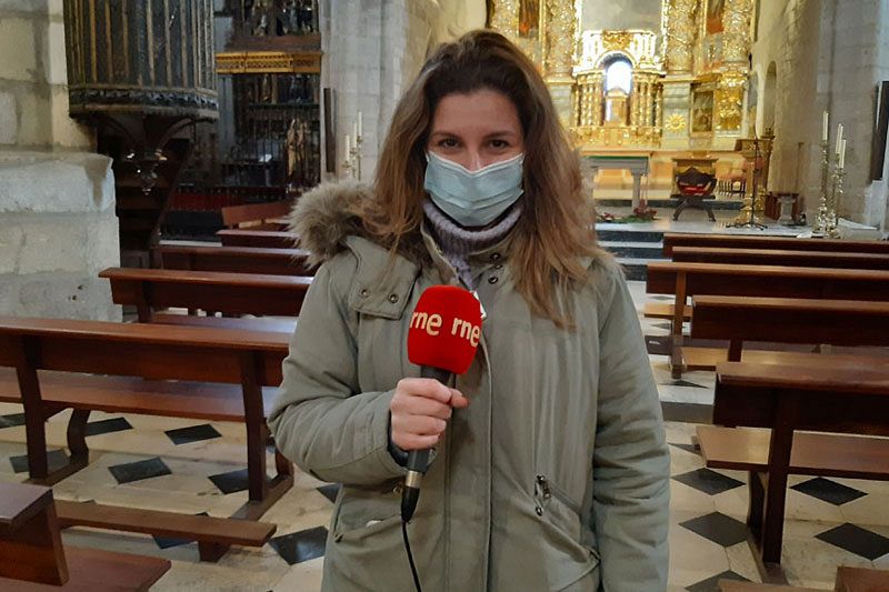 Sandra Puigdomenech, atención al visitante de la iglesia de San Gil.