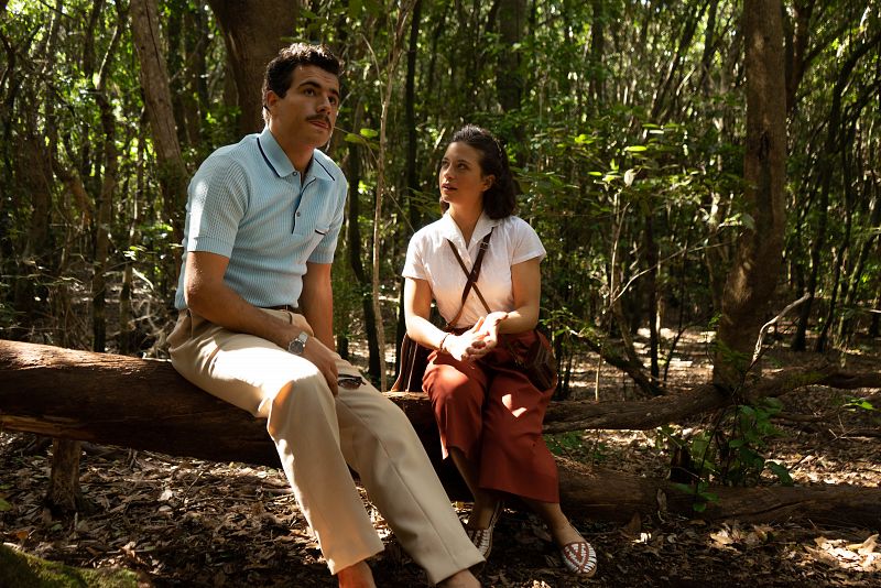 Jon López y Amparo Piñero interpretan en mitad de la selva.