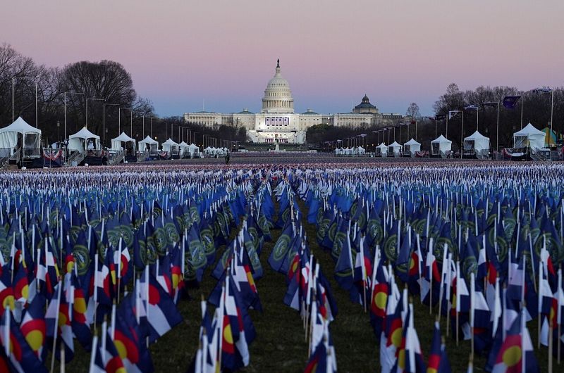 Un campo de banderas