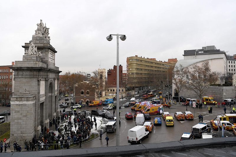 La Puerta de Toledo se llena de profesionales de emergencias y periodistas