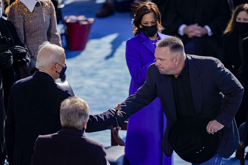 El cantante de country Garth Brooks también ha sido invitado a actuar en la toma de posesión de Biden en la que ha interpretado 'Amazing Grace'.