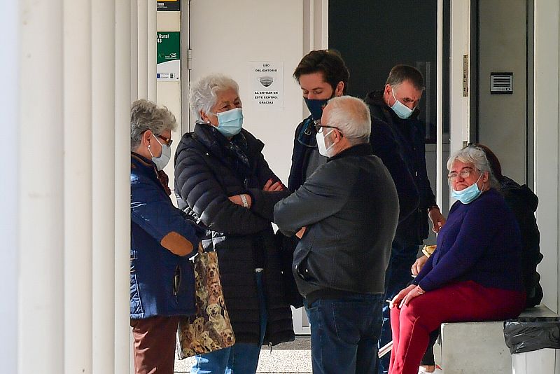 Teresa Riera y Canales en el tanatorio junto al resto de familiares