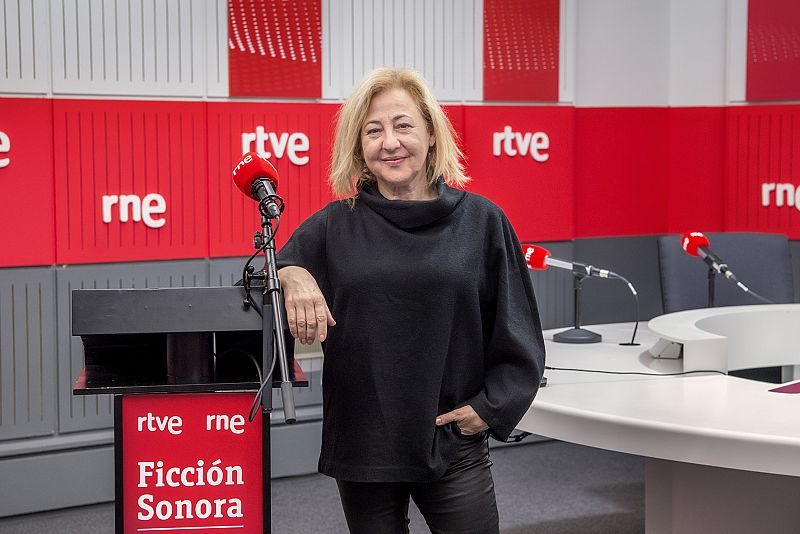 Carmen Machi, Régula.