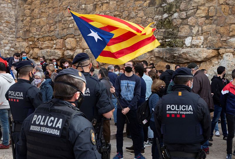 Protesta independentista ante un acto de Vox en Tarragona