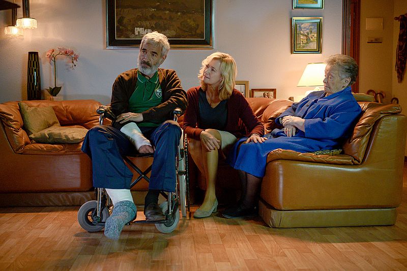 Antonio se pasa el día viendo la tele con Herminia