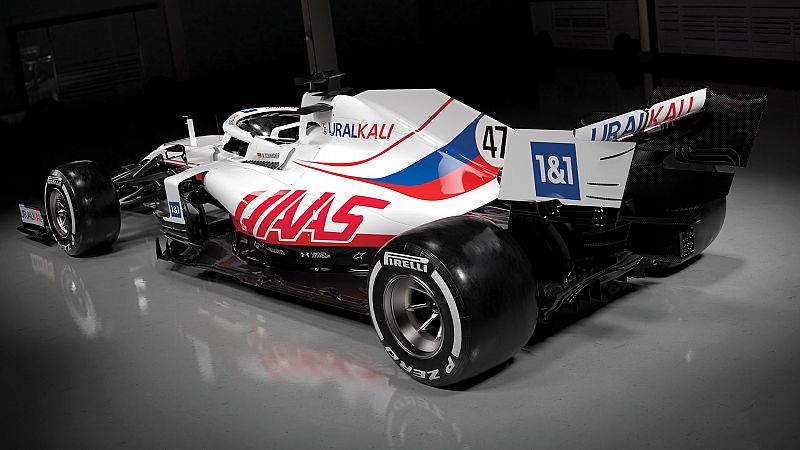 Este es el monoplaza de Haas, el VF-21, que pilotarán el ruso Nikita Mazepin y el alemán Mick Schumacher.