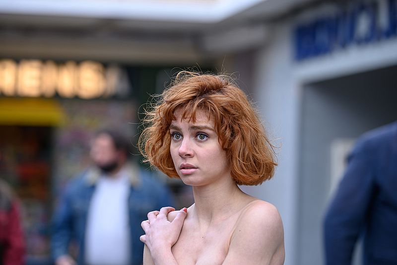 María no quiere salir a la calle