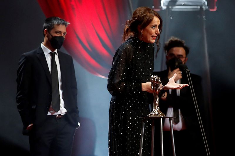 La directora Nuria Giménez Lorang tras recibir el premio Gaudí al Mejor Documental por 'My mexican bretzel'