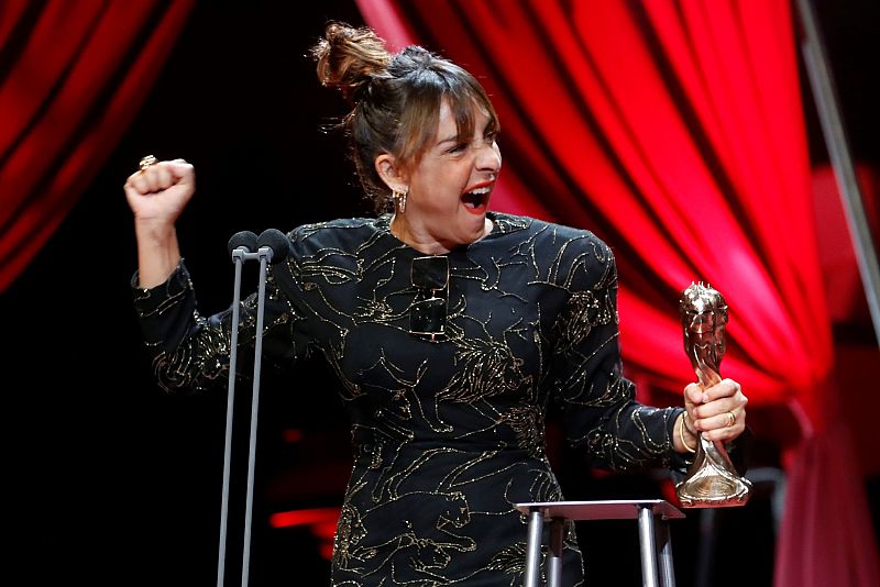 Candela Peña tras recibir el premio a la Mejor Actriz Protagonista por 'La boda de Rosa'