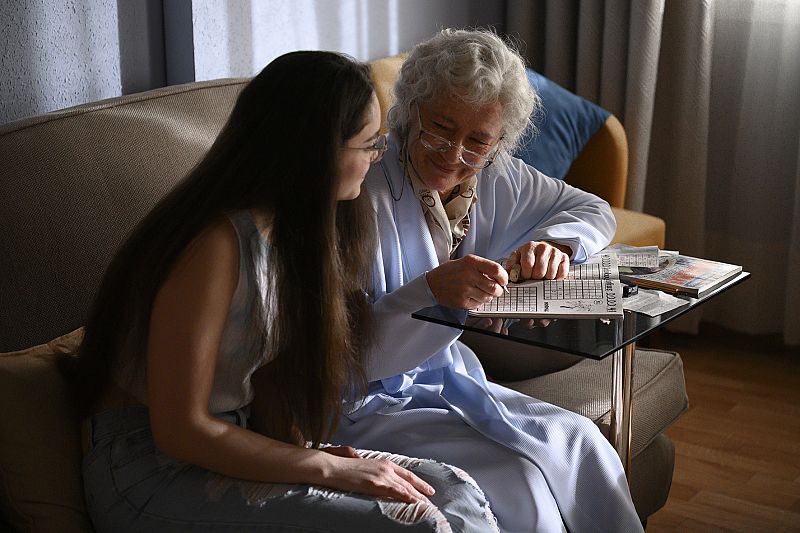 Mercedes con su nieta