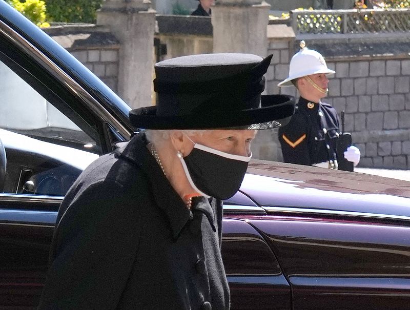 Isabel II, a su llegada al funeral de su marido, el príncipe Felipe, duque de Edimburgo.