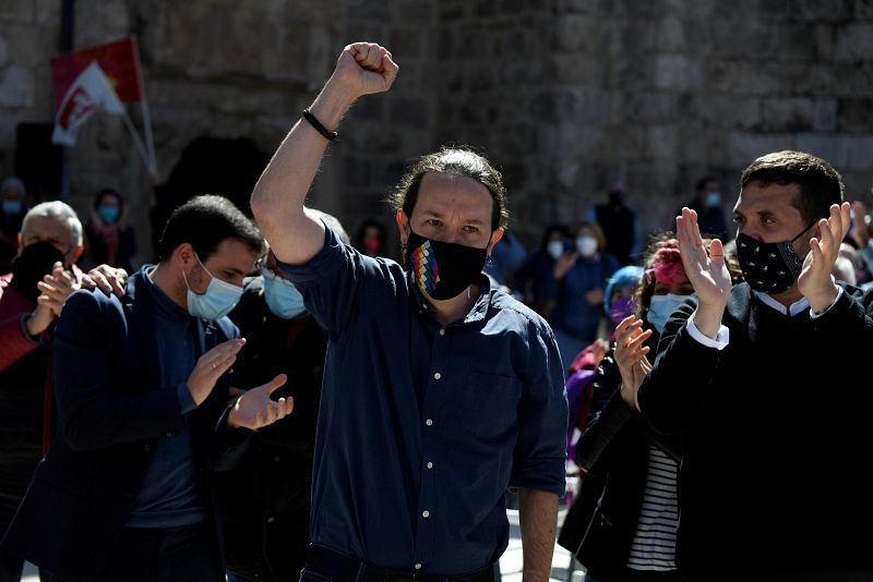 El candidato de Podemos a la Comunidad de Madrid, Pablo Iglesias, participa en un acto de precampaña en Alcalá de Henares.