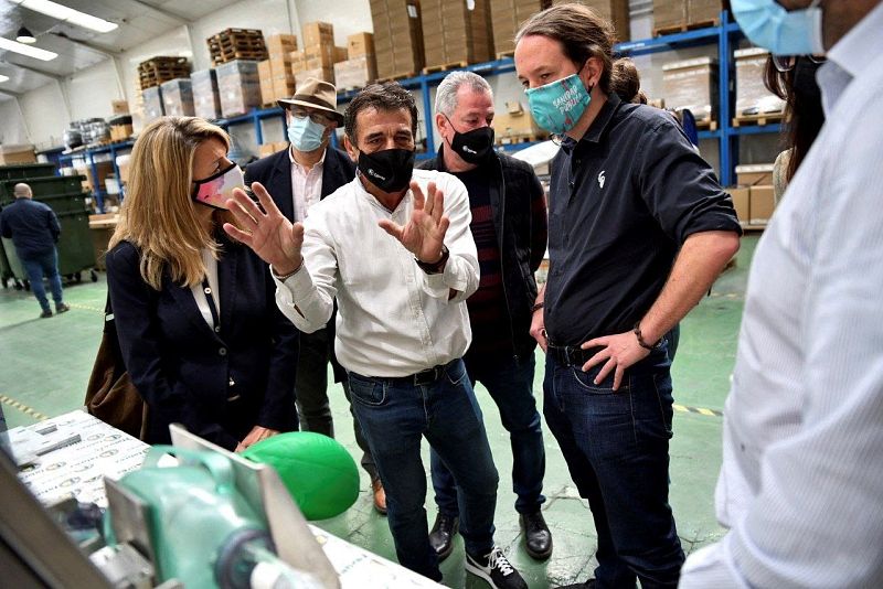 Iglesias y Díaz visitan empresa metalúrgica Fabrez Group