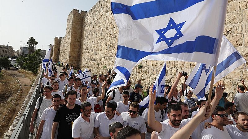 Manifestantes israelíes celebran el Día de Jerusalén