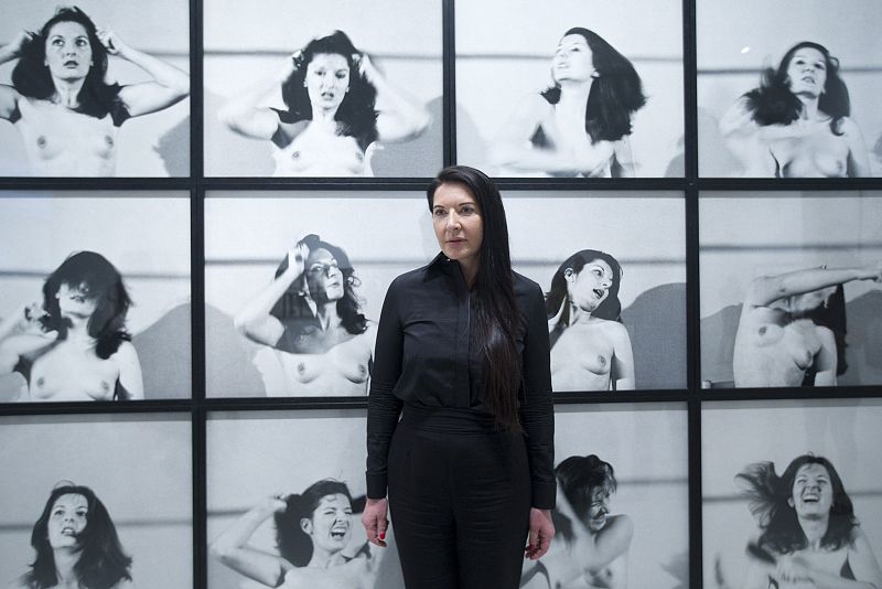 Marina Abramovic durante la presentación de su exposición Holding Emptiness en Málaga en 2014