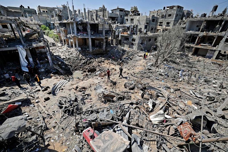 Edificios destruidos por los bombardeos israelíes en Beit Hanun. MAHMUD HAMS / AFP