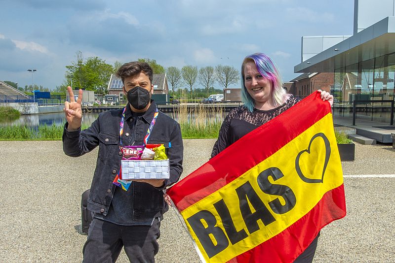 Una fan ha sorprendido a Blas Cantó
