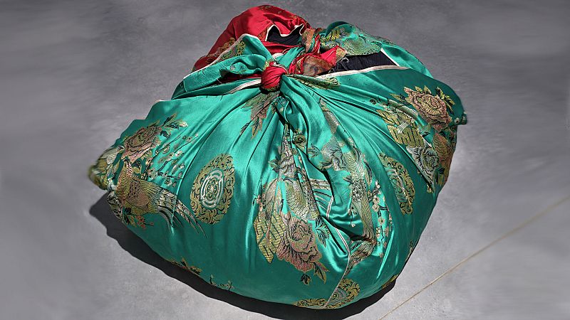 Kimsooja, Bottari, Oct.22 2000, 2000