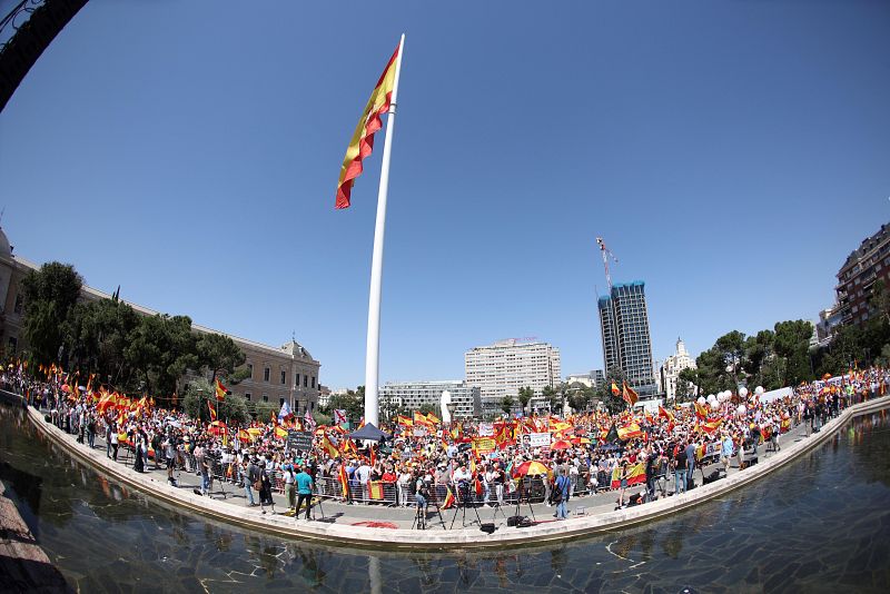 Vista general de la concentración convocada por la plataforma Unión 78 en la Plaza de Colón de Madrid