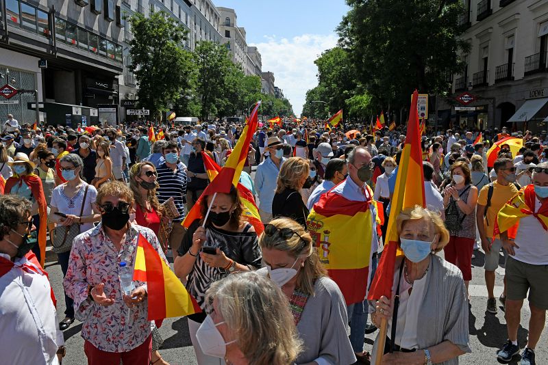 Vista general a la altura de la calle Goya de la manifestación convocada por la plataforma Unión 78 en la Plaza de Colón de Madrid