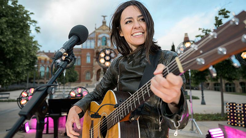 Maika Makovski en la grabación del concierto del dia europeo de la música de La Hora Musa