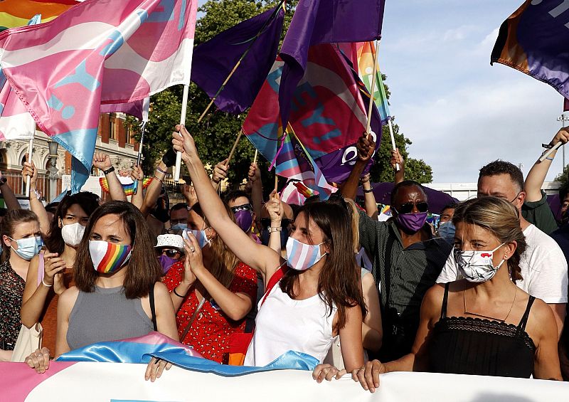 Las ministras Ione Belarra, Irene Montero y YolandaDíaz, durante la marcha del Orgullo LGTBI en Madrid.