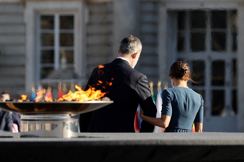 Los reyes Felipe y Letizia han presidido el acto de homenaje.