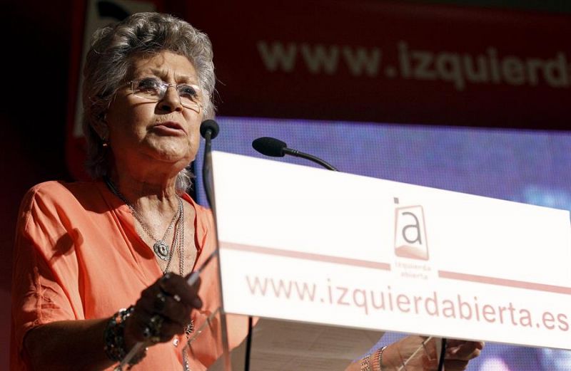 Pilar Bardem durante su intervención en la asamblea constituyente de Izquierda Abierta, partido integrado en IU y promovido por el diputado de la coalición Gaspar Llamazares