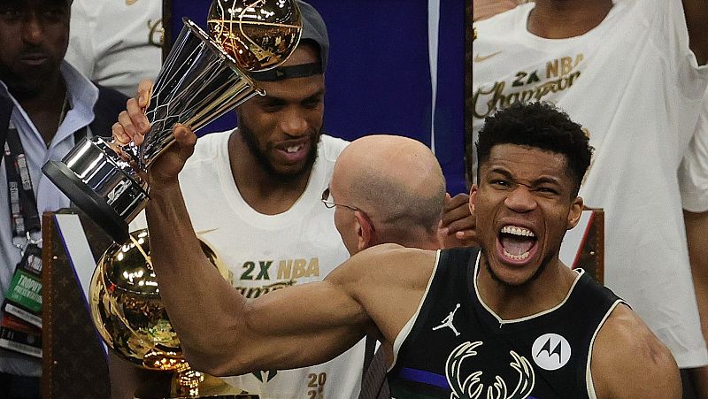 Giannis entra en el Olimpo de la NBA