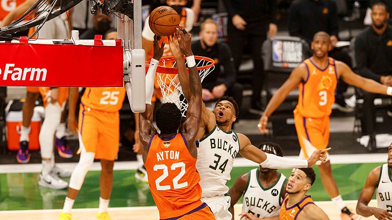 El tapón imposible que dio vida a los Bucks