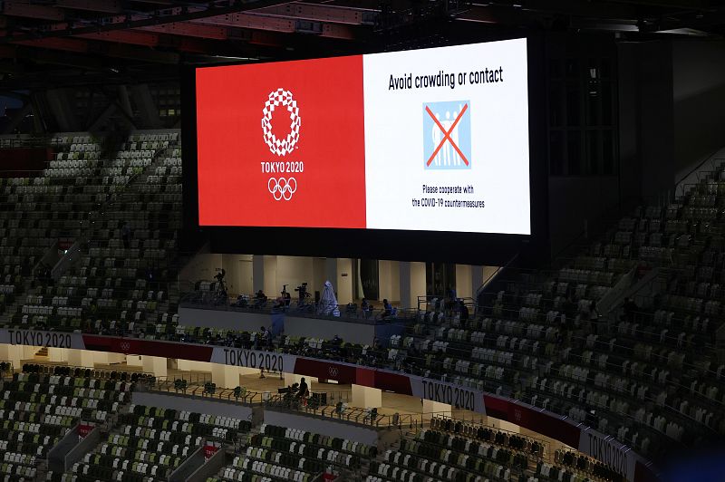 A través del pantallón recuerdan que están prohibidas las agrupaciones de personas en las gradas del Estadio Olímpico