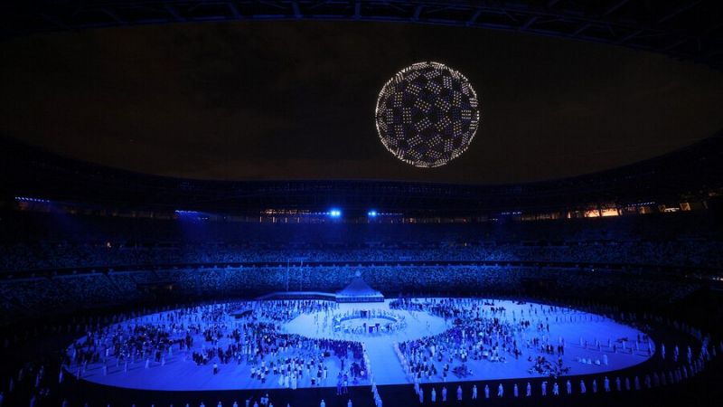 Como se esperaba, la tecnología ha centrado un segmento de la ceremonia inaugural de Tokyo 2020, con casi dos mil drones formando figuras en el cielo