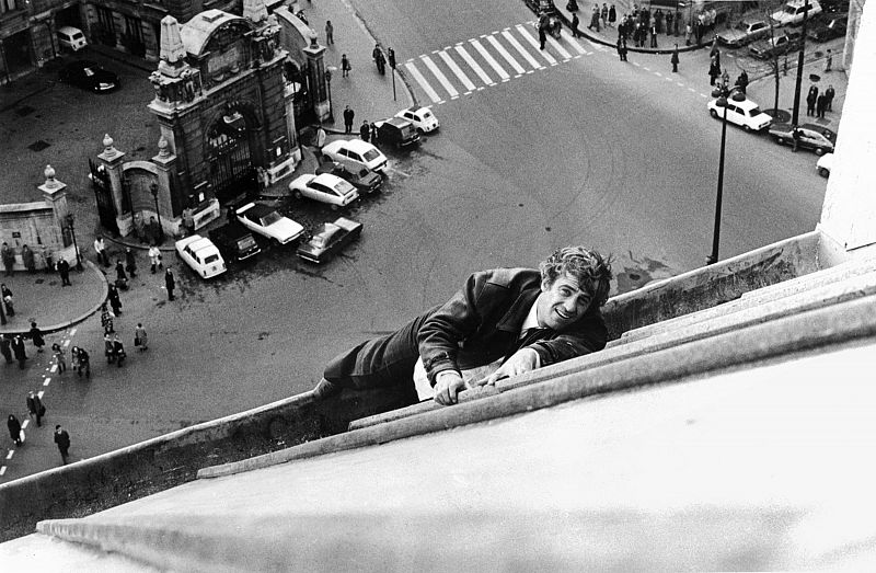 En sus sesenta años de carrera, Jean-Paul Belmondo ha rodado más de 80 películas. En esta foto se le puede ver rodando 'Pánico sobre la ciudad', dirigida por Henri Verneuil en 1975.