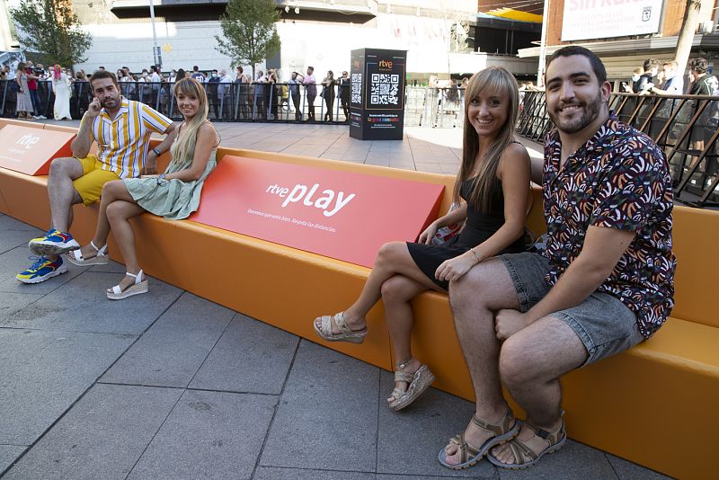 Sofá en la plaza de Callao
