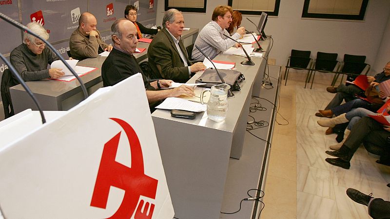 El secretrario general del PCE, Francisco Frutos , durante la reunión del Comité Federal de la formación en noviembre de 2006.