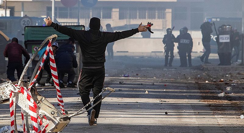 Nuevos enfrentamientos entre Policía y manifestantes en huelga metal en Cádiz