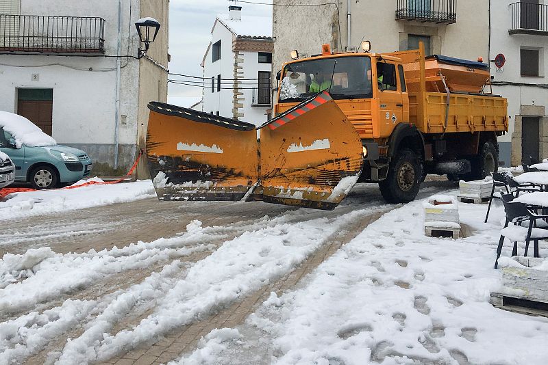 Carretera cortada por nieve en Castellón