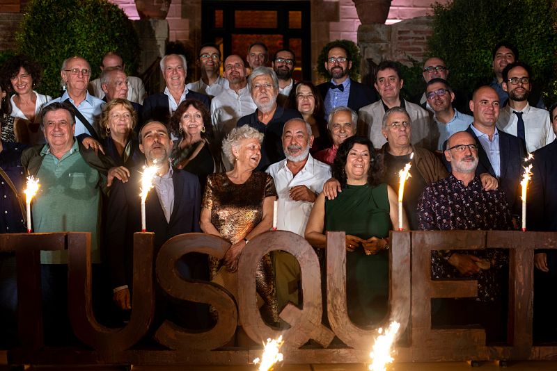 La gran familia de la editorial Tusquets celebra su 50 cumpleaños en una gran fiesta celebrada n Barcelona (EFE/Quique García)