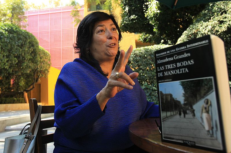 Almudena Grandes durante una entrevista con Efe en Ciudad de México (29/10/2014).