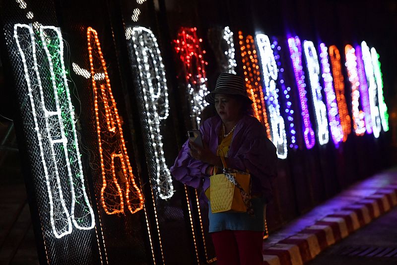 Un letrero da la bienvenida al nuevo año en Tailandia