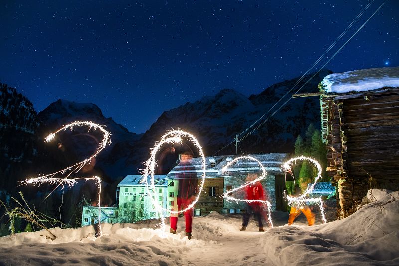 Suiza celebra el nuevo año con luces y frío