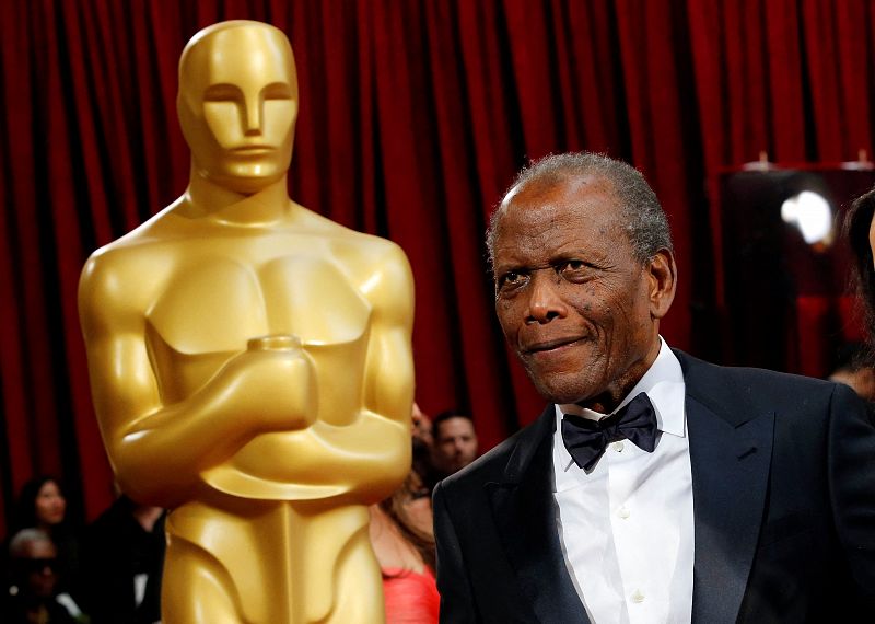 Sidney Poitier a su llegada a la 86 edición de los premios de la Academia de Hollywood (02/03/2014)