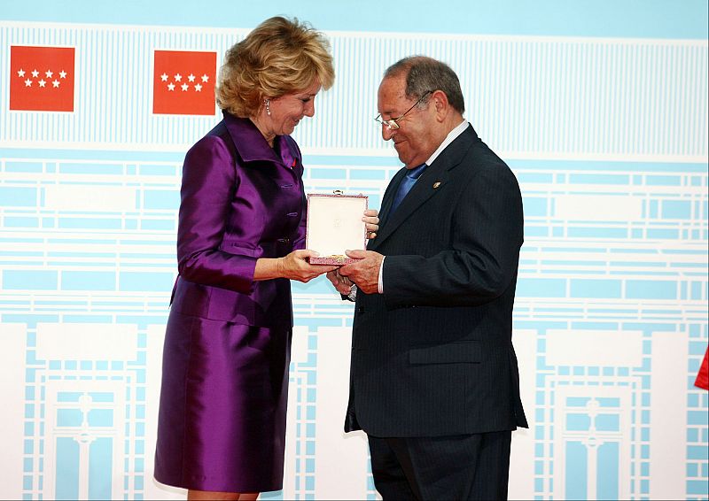 Paco Gento recibió la Medalla de la Comunidad de Madrid en 2009.