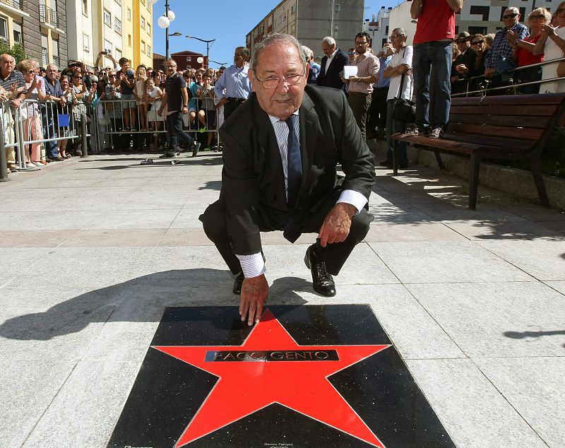 Paco Gento con su Estrella de la Fama en Santander