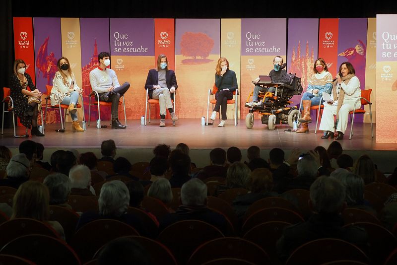 Echenique y Vestrynge acompañan a Fernández en un acto de Unidas Podemos