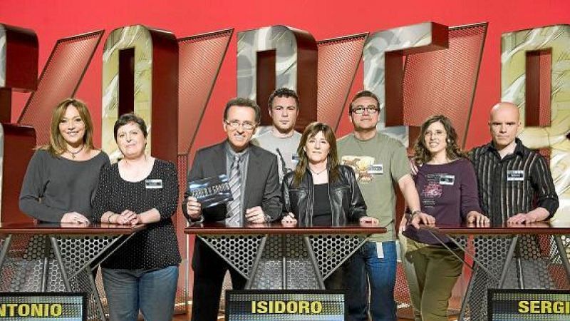 Jordi Hurtado i els concursants del programa en el 14 aniversari de Saber y Ganar